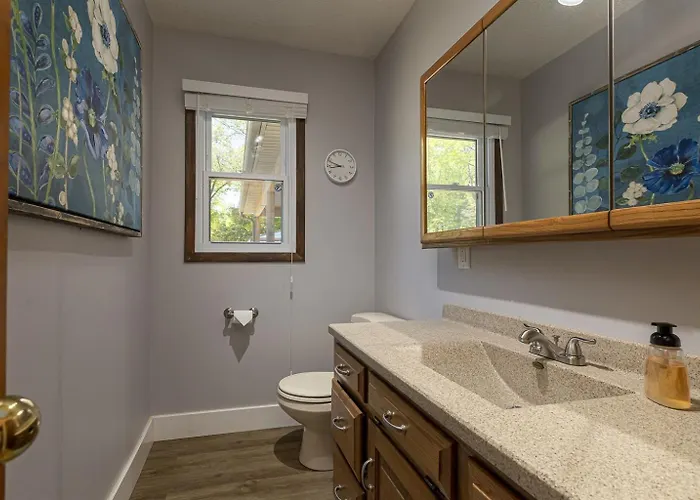 Lakefront 5br Dock, Kayaks, Hot Tub &