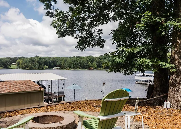 Lakefront 5br Dock, Kayaks, Hot Tub & * Marion